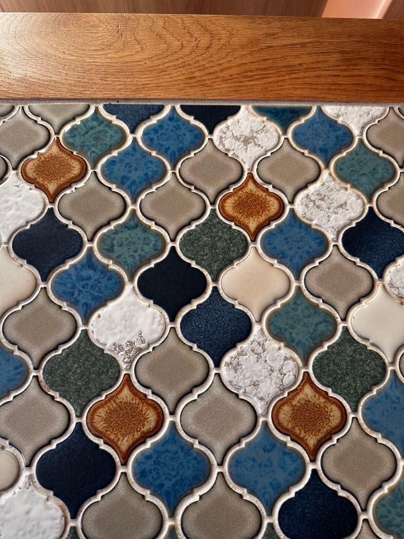 タイル模様 カフェ風テーブル