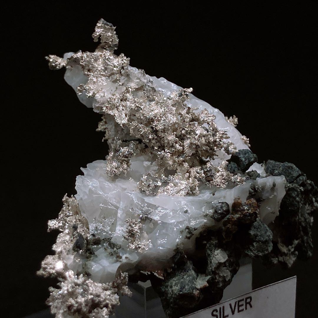 メ*ー様 シルバー　自然銀　原石　鉱物標本　247