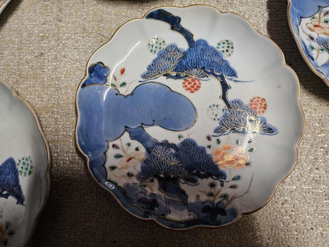 江戸後期 古伊万里 松に松ぼっくり 輪花7寸皿 8客セット