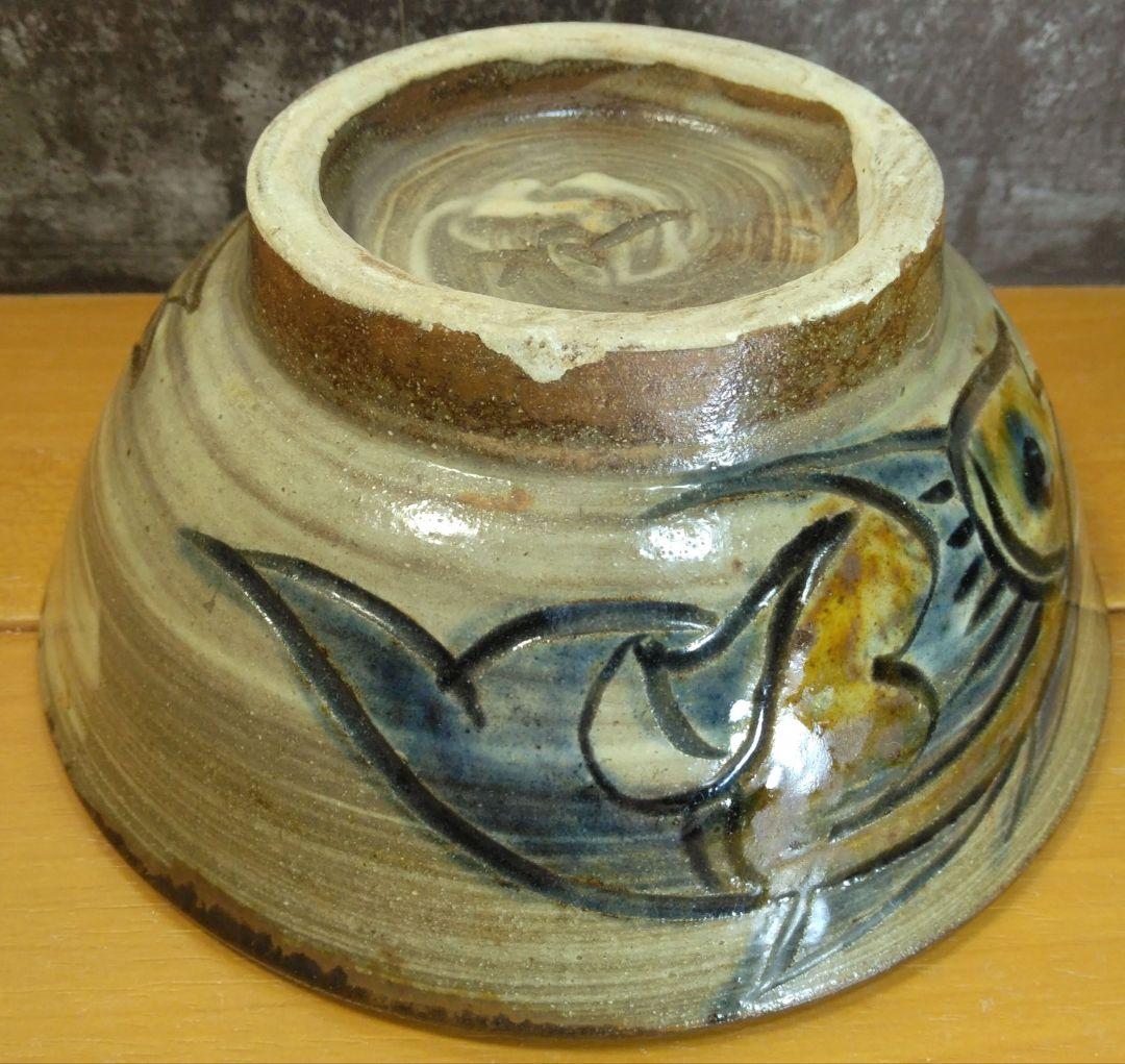 人間国宝 金城次郎 壷屋焼マカイ(刷毛目笑魚紋茶碗）栞 共箱 美品 壺屋焼 上作