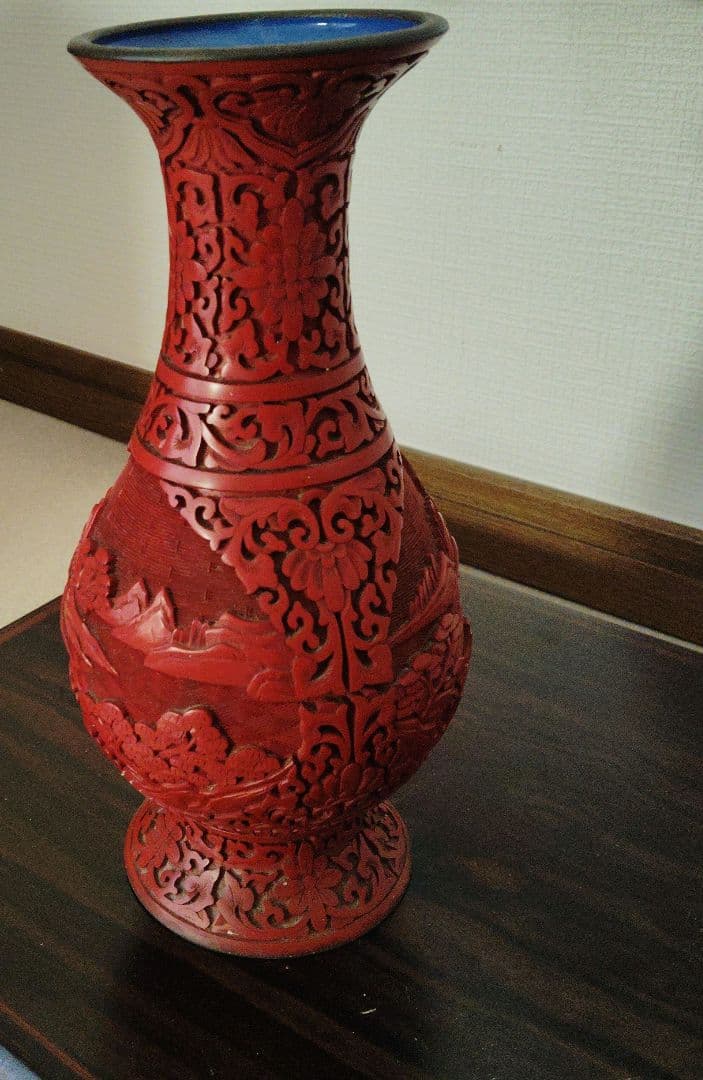 中国　剔紅　堆朱　内七宝　朱色赤花瓶　アンティーク　古美術品
