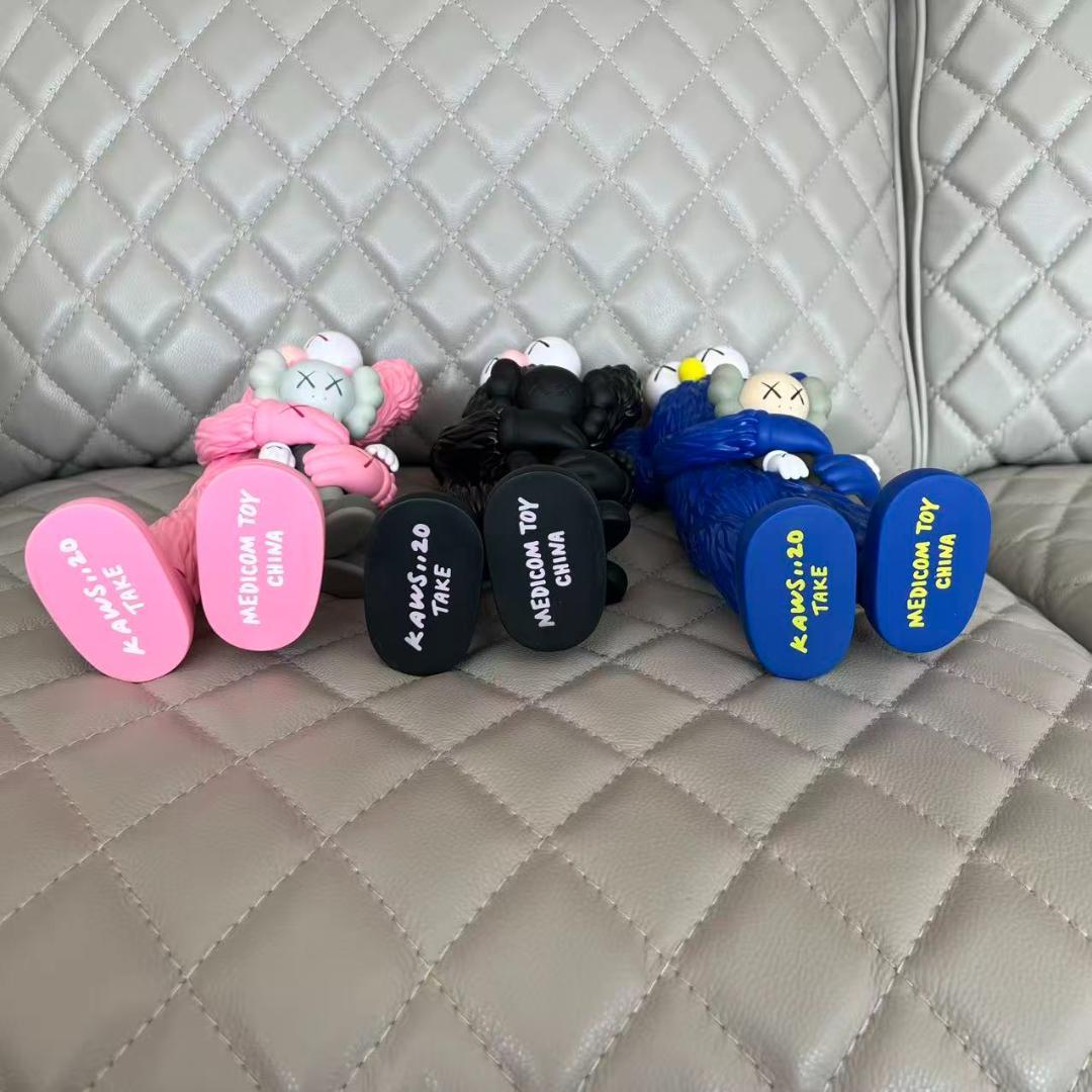 レア 希少 KAWS カウズ フィギュア 3点セット ピンク ブラック ブルー