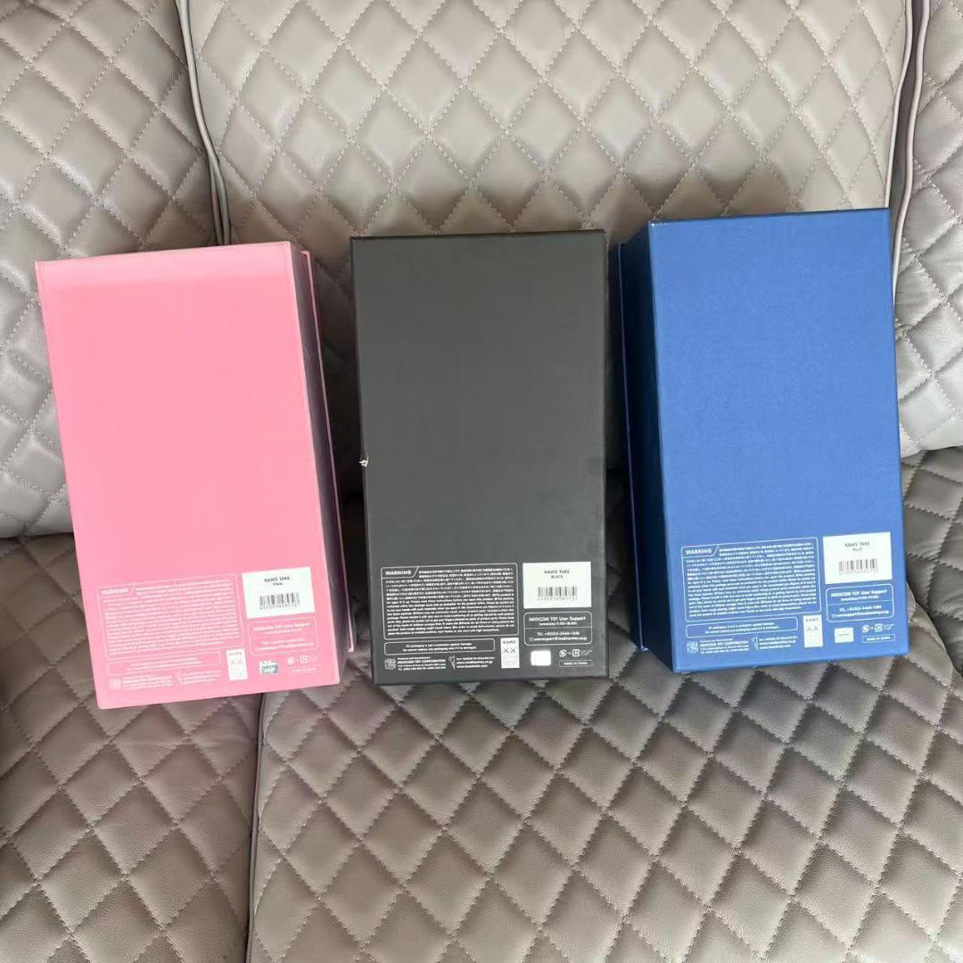 レア 希少 KAWS カウズ フィギュア 3点セット ピンク ブラック ブルー