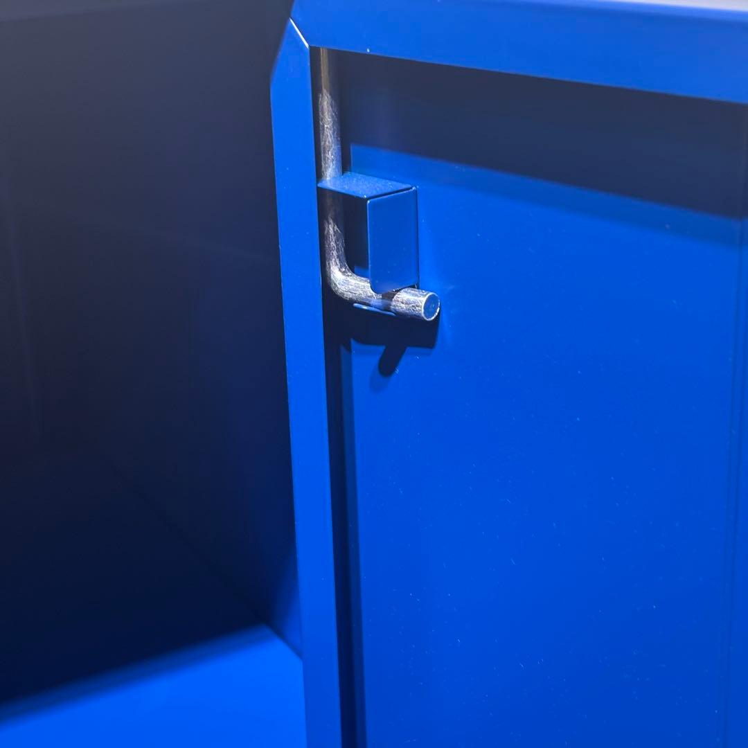 IKEA イケア　LIXHULT リックスフルト ブルー廃盤カラー