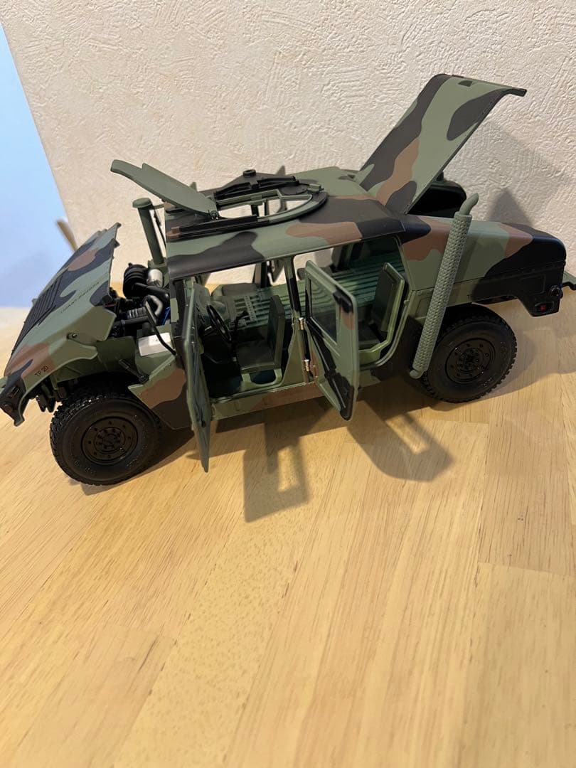 ミリタリ　ハマー　コマンド　1／18スケール　Thunder trac