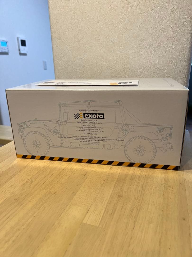 ミリタリ　ハマー　コマンド　1／18スケール　Thunder trac