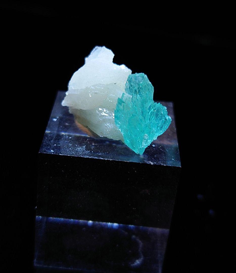 アポフィライト インド産 母岩付き 鉱石 鉱物 ミネラル 標本 原石 犬牙状 ⑤