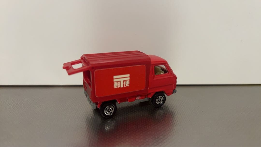 トミカ TN360 赤 1/64 黒箱　郵便車