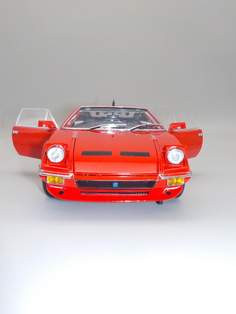 De Tomaso Pnantera L red 1/18 ミニカー
