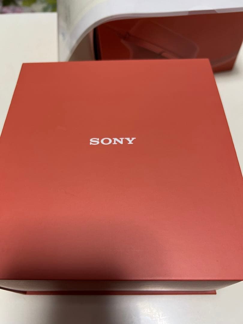 秋元真夏　直筆サイン入りヘッドホン