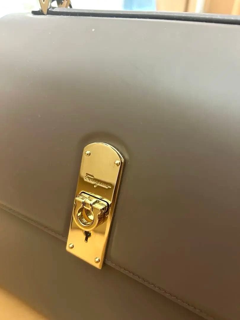 チャンミカ様【希少美品】Ferragamo Boxyz ラージ フェラガモ