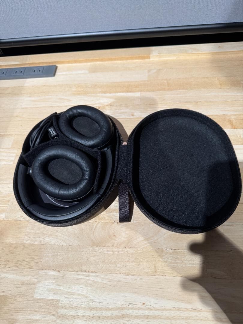 【SONYワイヤレス】WH-1000XM4B ヘッドホン ブラック ケース付き