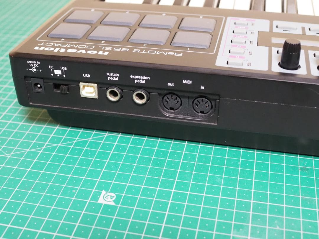 【中古・動作確認済】Novation ReMOTE 25 SL COMPACT