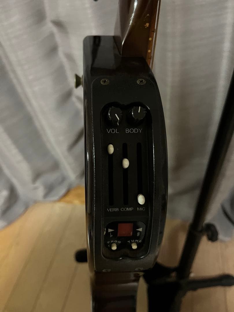 ギター Line6 Variax acoustic nylon 300