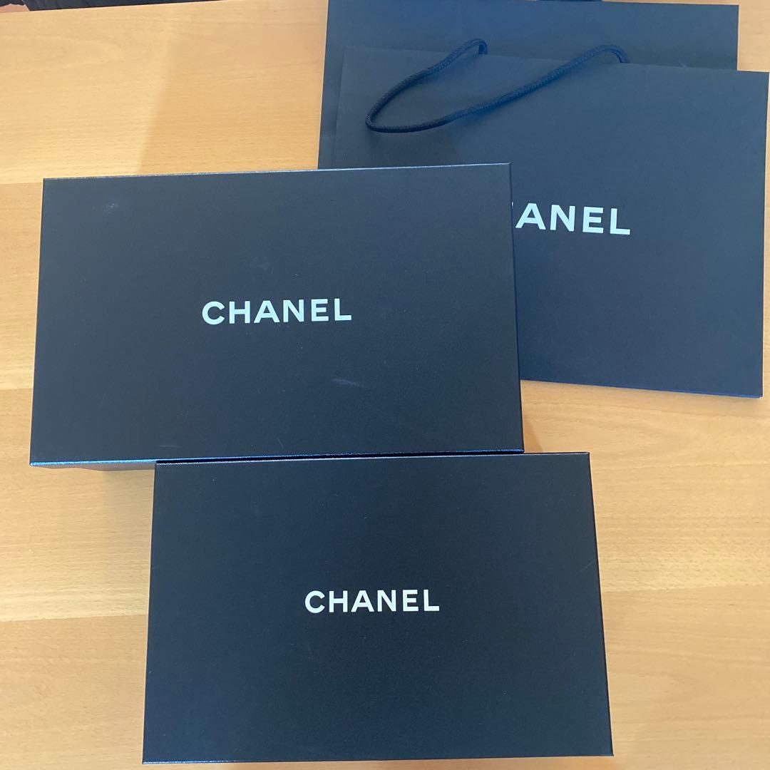 CHANELブラック ギフトボックス（空箱） 2個と紙袋2枚セット