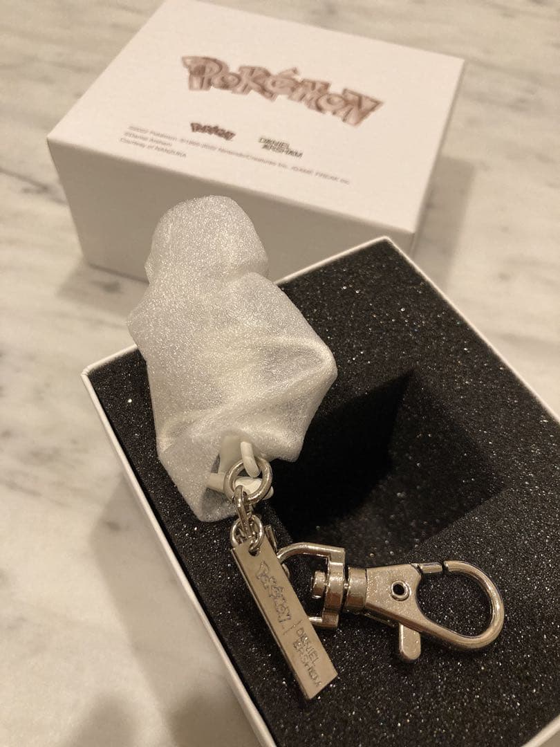 ポケモン　ダニエルアーシャム　2G Tokyo ミュウ　キーホルダー