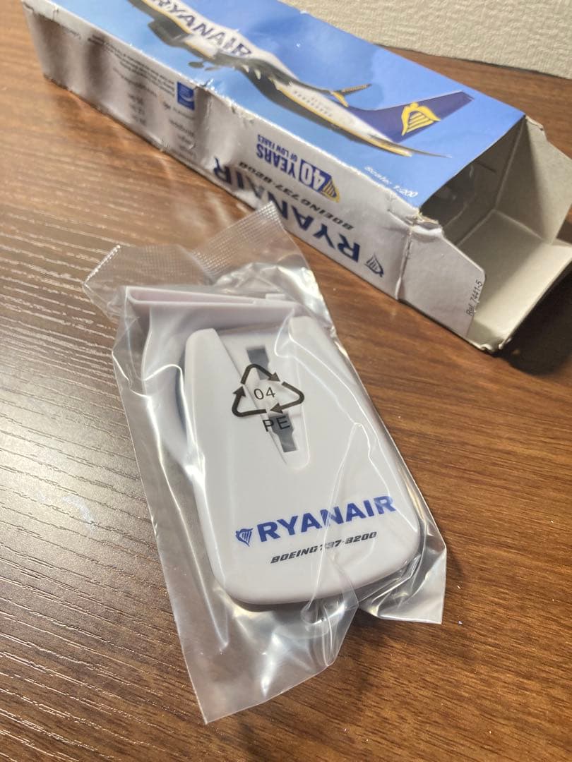 RYANAIR 40周年記念 Boeing 737 1/200「訳あり」