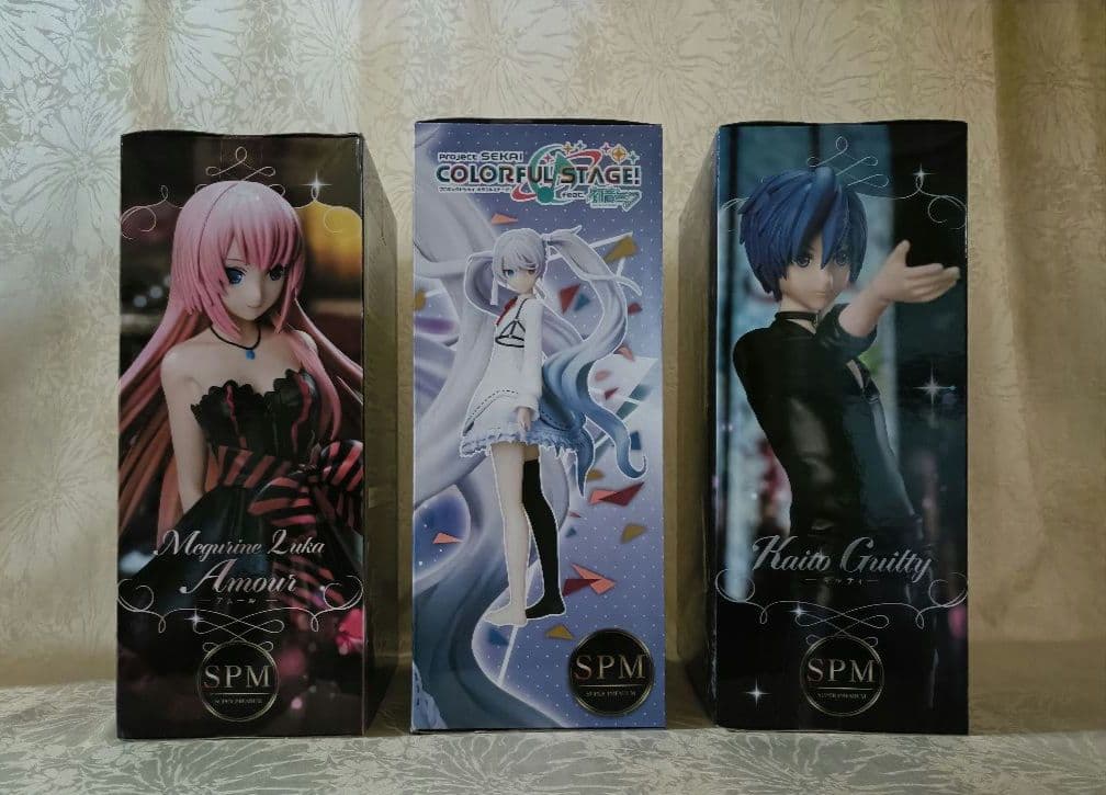 初音ミク　誰もいないセカイの初音ミク　カイト　巡音ルカ　フィギュア