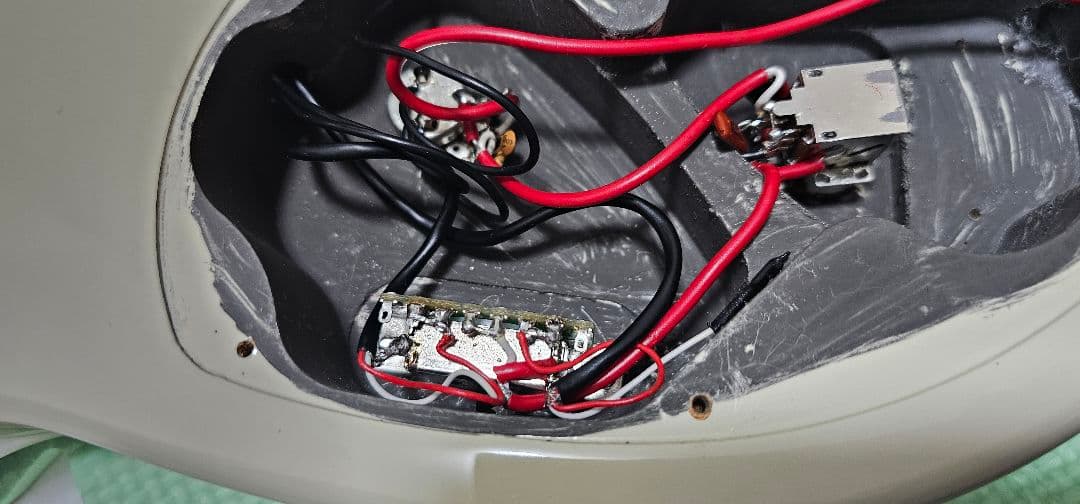 美品ヤマハ レブスター RSE20 おまけPU付 yamaha revstar白