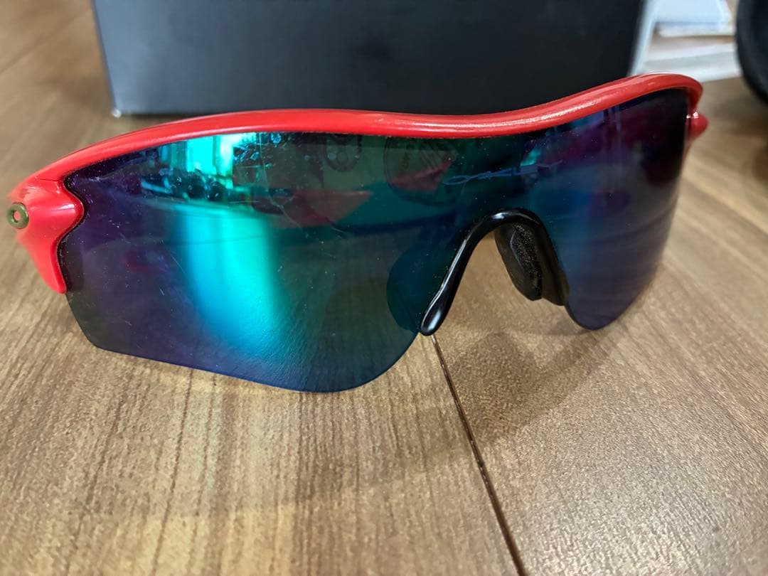 《限定品》OAKLEY サングラス 広島カープモデル