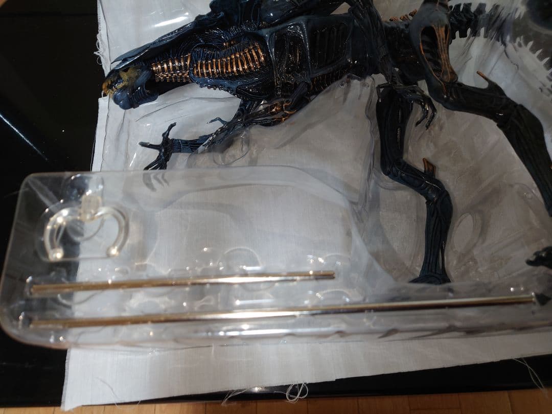 NECA エイリアン クイーン デラックスアクションフィギュア