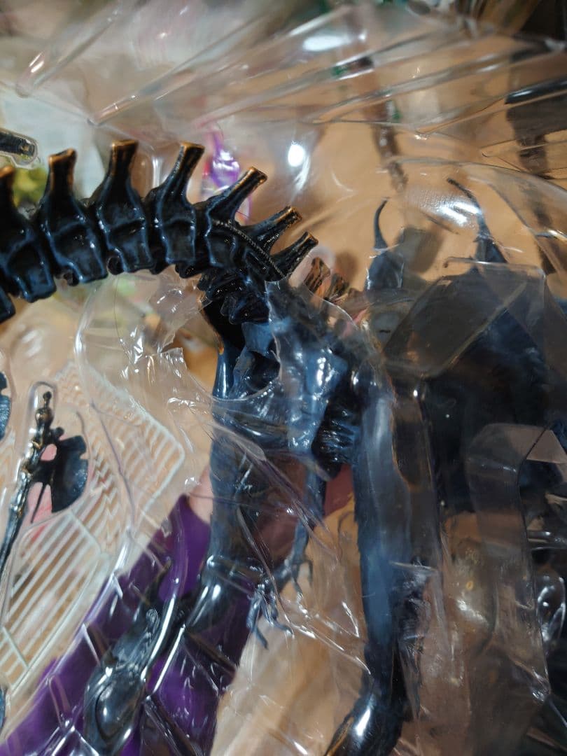 NECA エイリアン クイーン デラックスアクションフィギュア