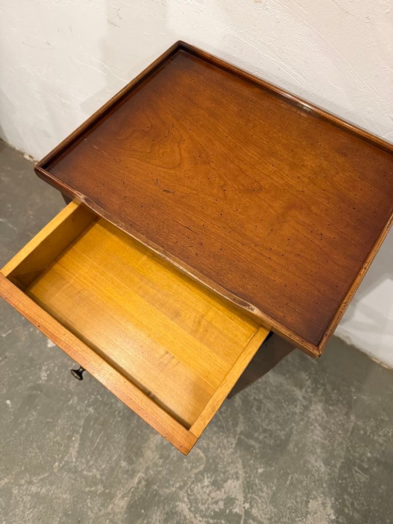 フランス　木製サイドテーブル　ベッドサイドテーブル