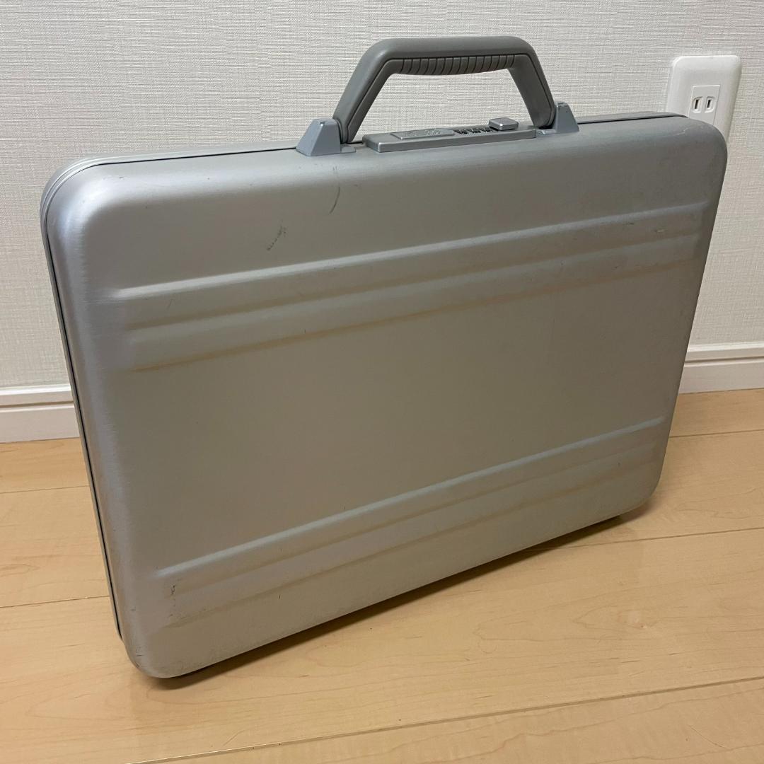 【良品】ZERO HALLIBURTON ゼロハリバートン アタッシュケース