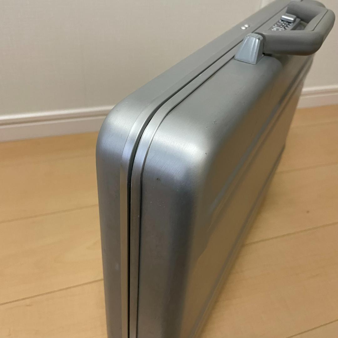 【良品】ZERO HALLIBURTON ゼロハリバートン アタッシュケース