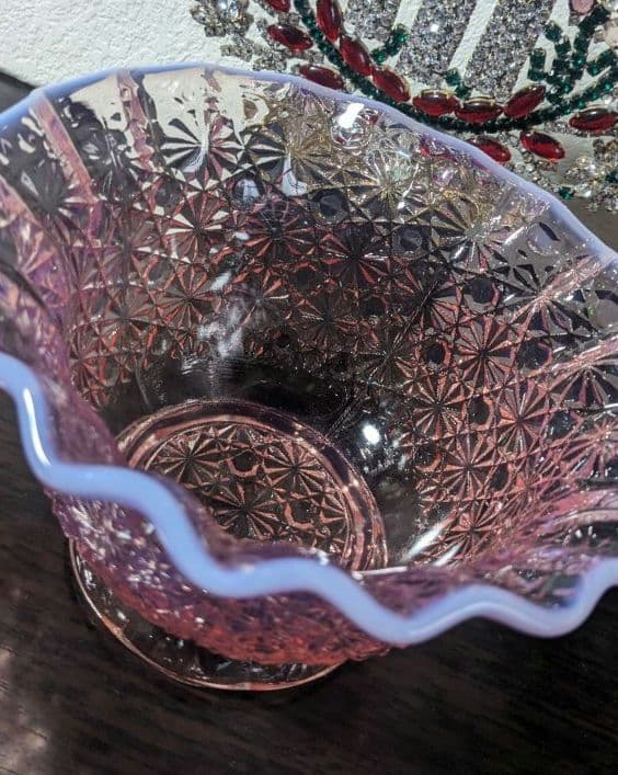 L.E.Smith ピンクオパルセント　ディジー＆ボタン Footed Bowl