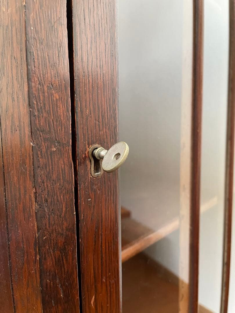 イギリスアンティーク家具　 ガラスキャビネット