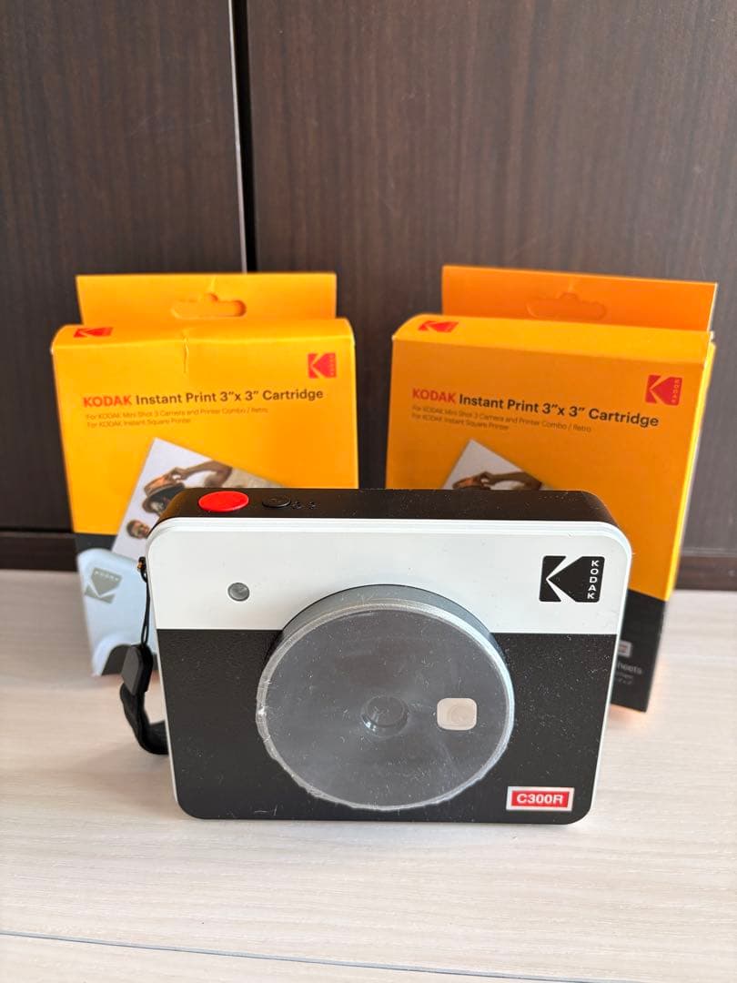 「新品」Kodak C300R インスタントカメラ 2個カートリッジ付き