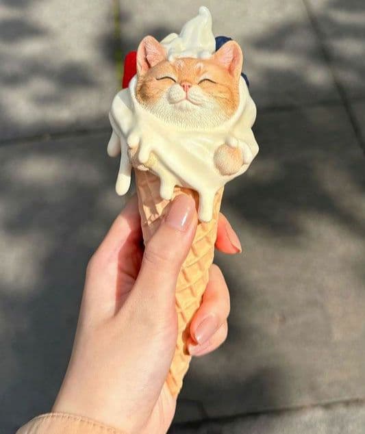 キティ コーンJXKスタジオ リアルねこソフトクリームフィギュア♡在庫２個のみ①