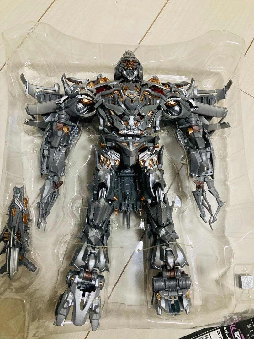 トランスフォーマー　MPM-8 メガトロン　未使用品
