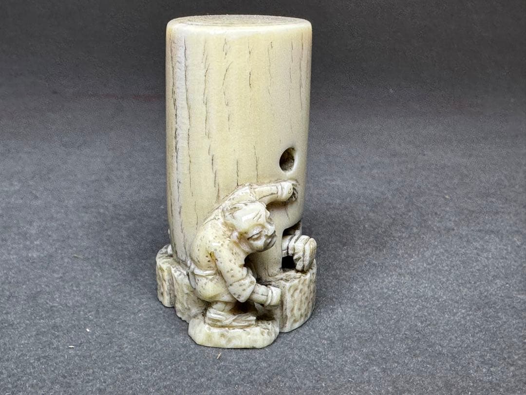 極上　根付　奈良 大仏柱 煙草 大彫刻 置物　細密細工　骨董　アンティーク在銘