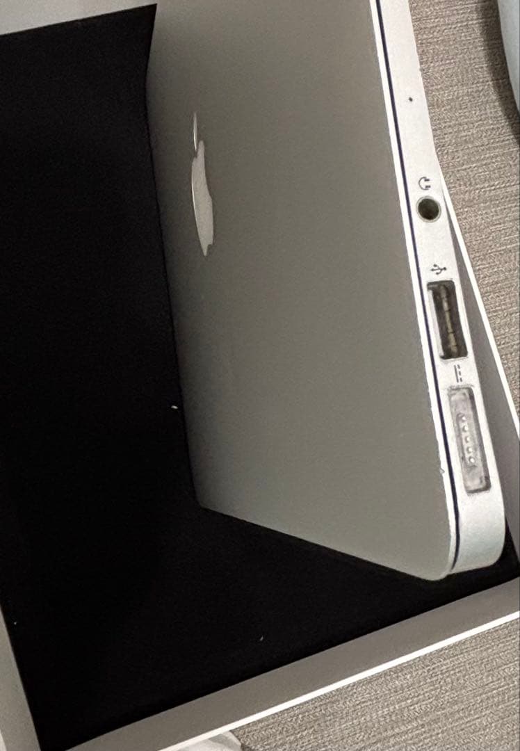 た*ん様 【2017年製】Apple MacBook Air 13インチ 充電コ