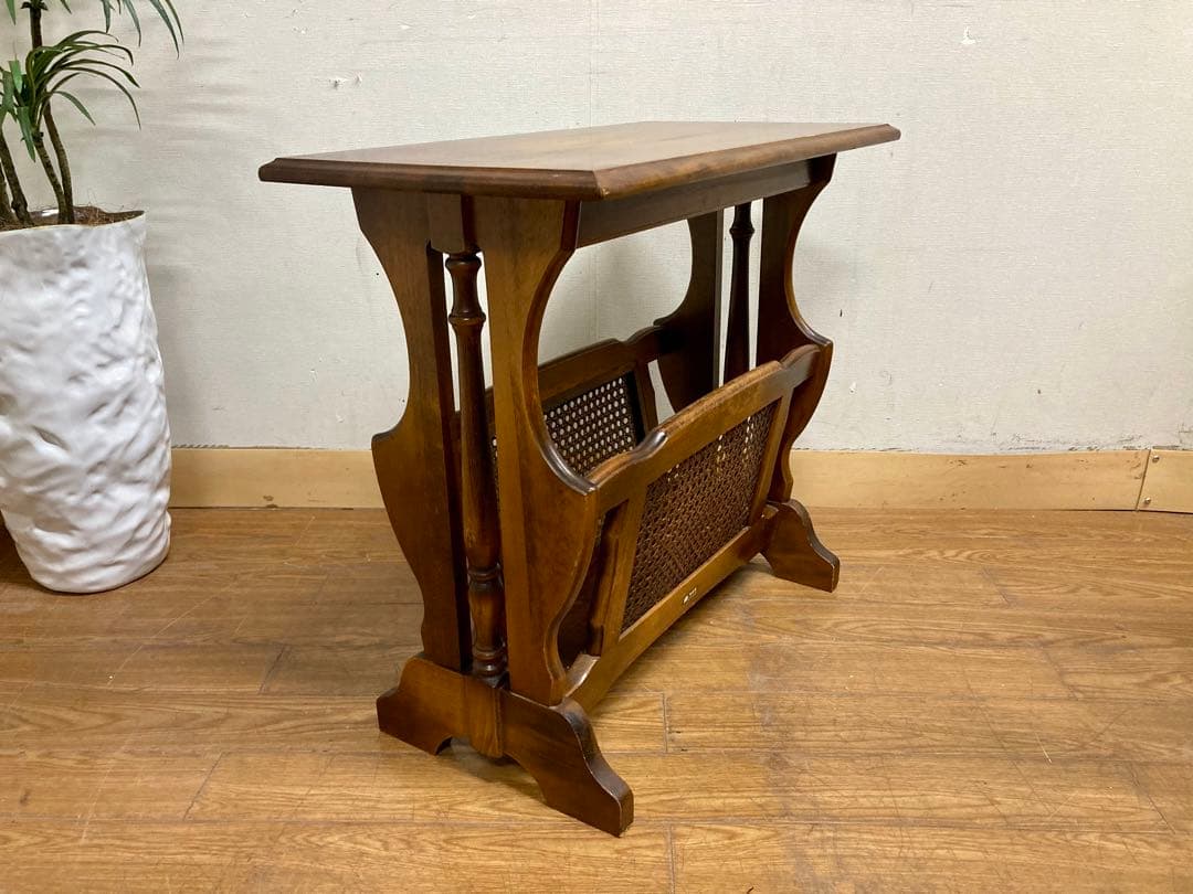 管167☆カリモク☆オールドカリモク☆サイドテーブル☆マガジンラック