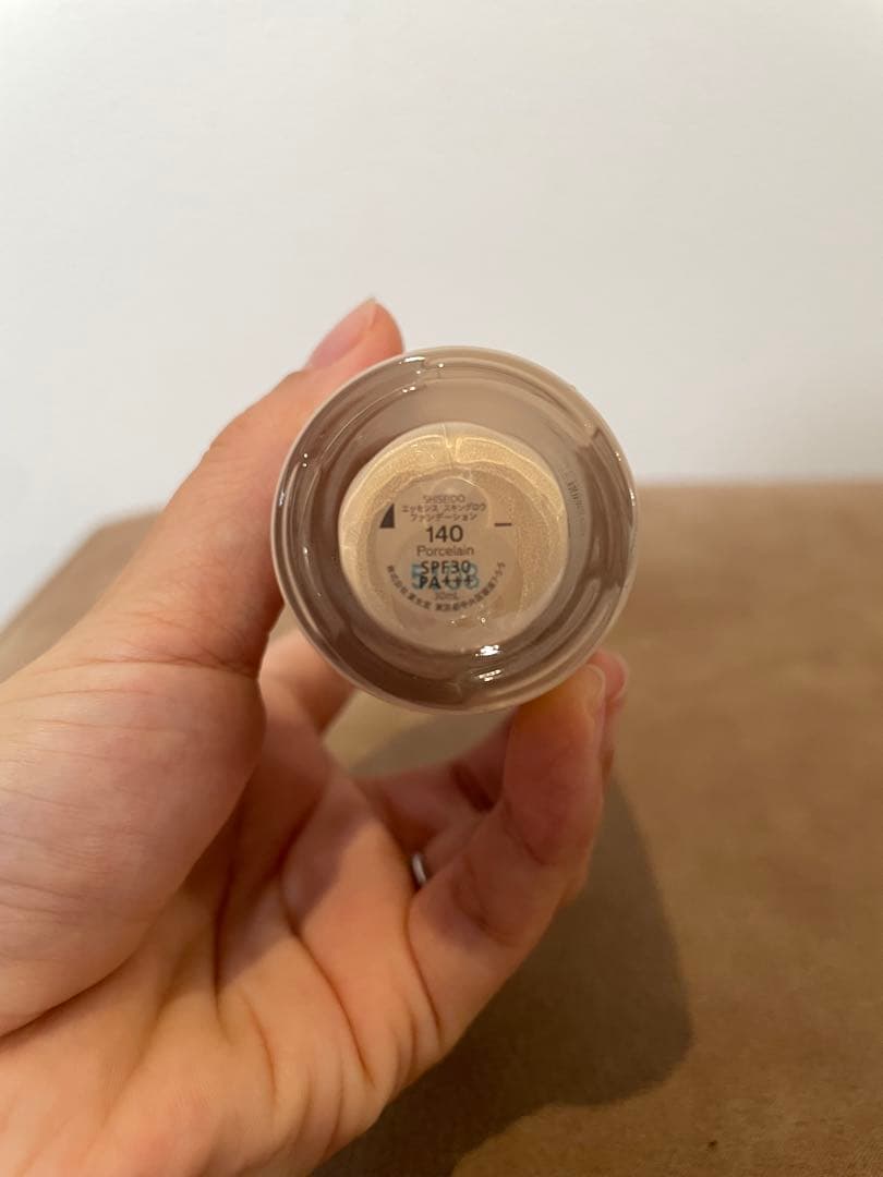 SHISEIDOエッセンススキングロウファンデーション140 パウダー01