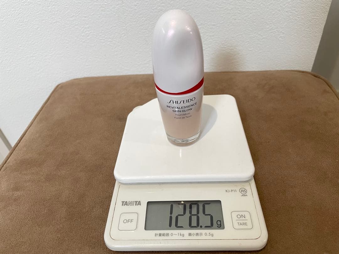 SHISEIDOエッセンススキングロウファンデーション140 パウダー01