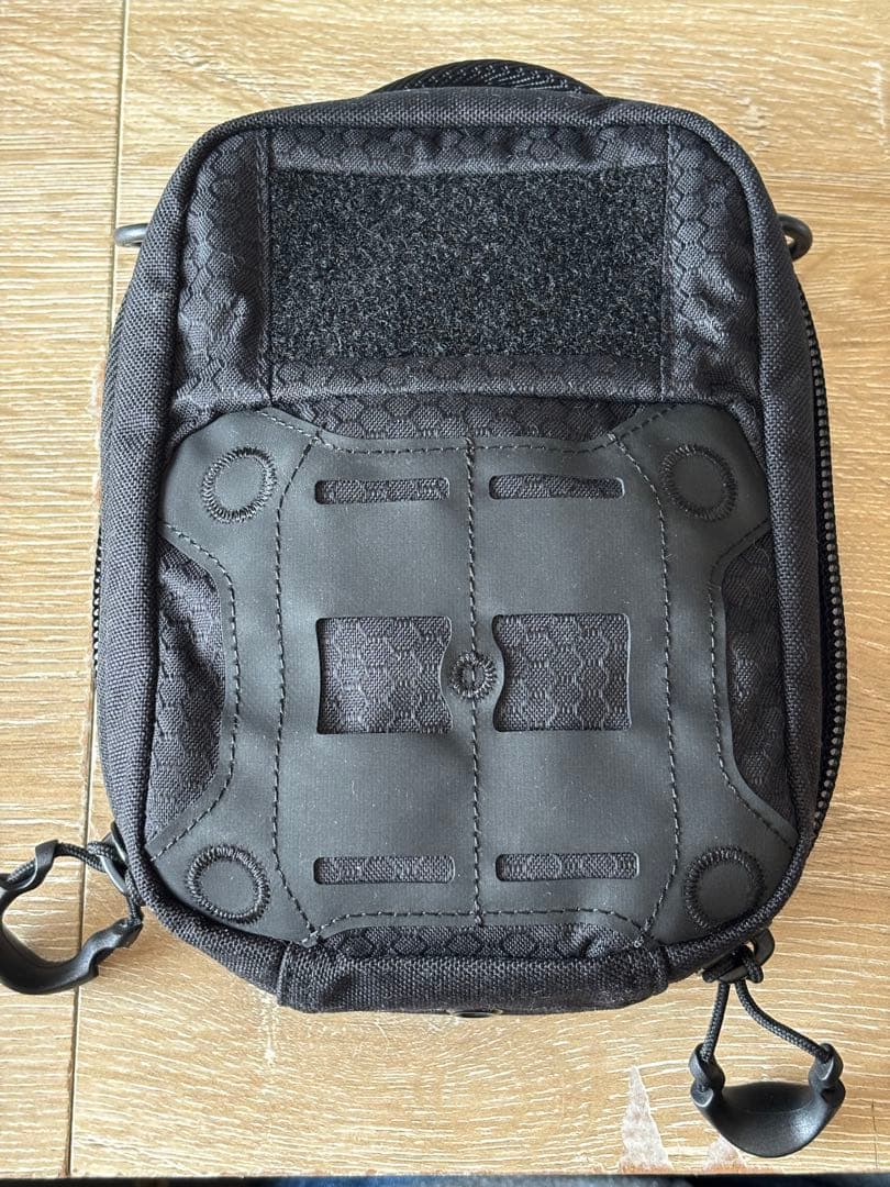 MAXPEDITION ブラック ナイロンポーチ MOLLE対応