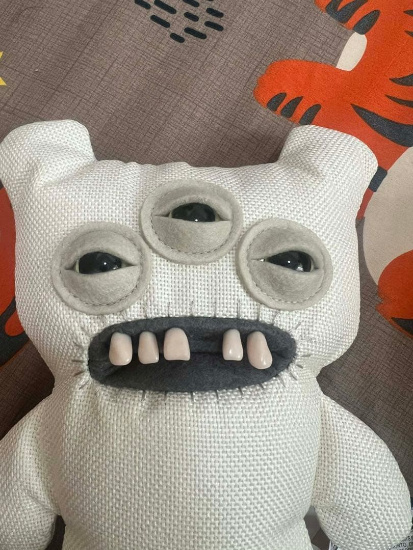 FUGGLER MONSTER ファグラー　三つ目の白い　ぬいぐるみ