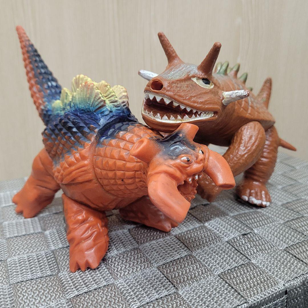 ブルマァク 核怪獣ギラドラス冷凍怪獣バルゴン 当時物 激レア ソフビ セット出品