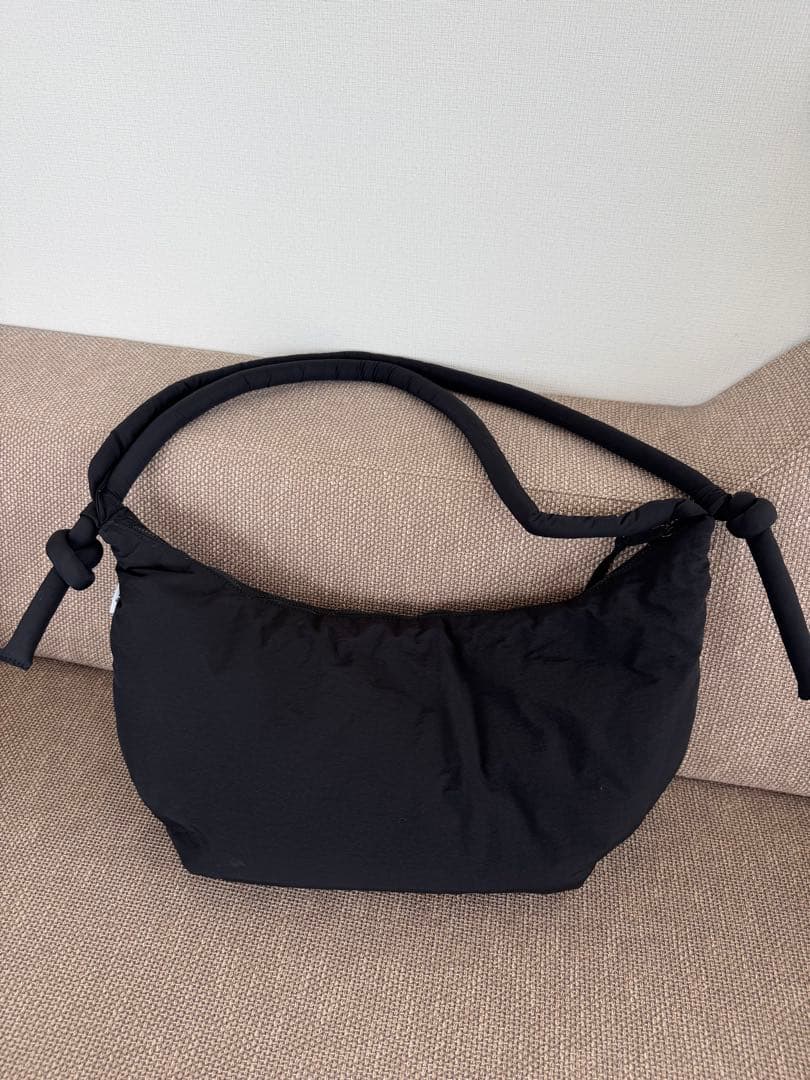 OLEND Mila Bag ブラックショルダーバッグ