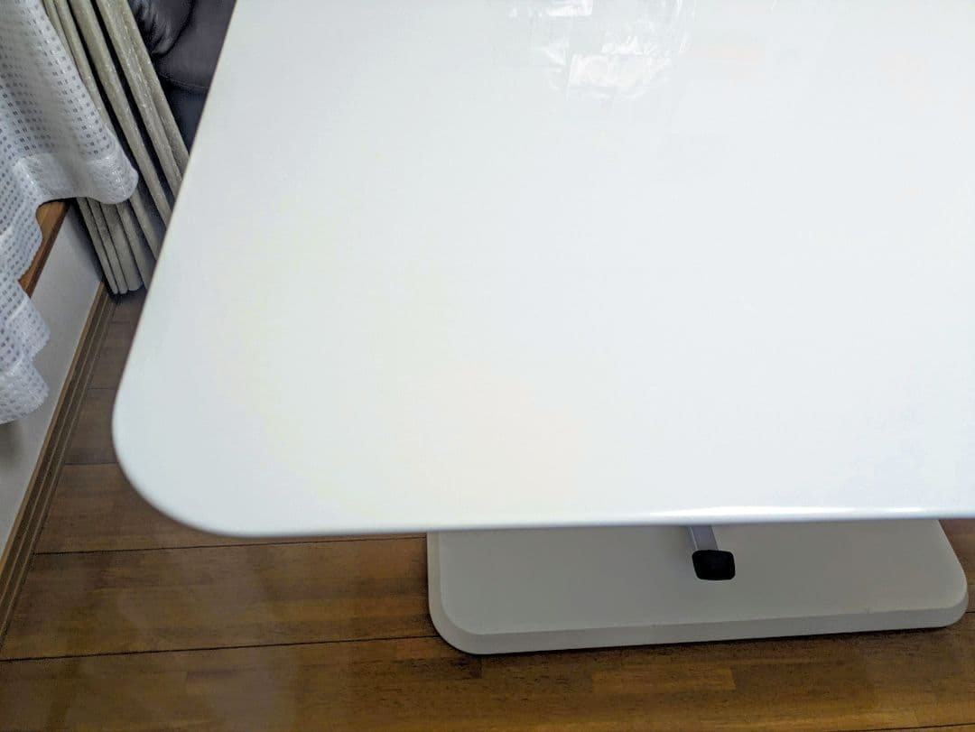 ニトリ！高さ調整可能なホワイトダイニングテーブル鏡面