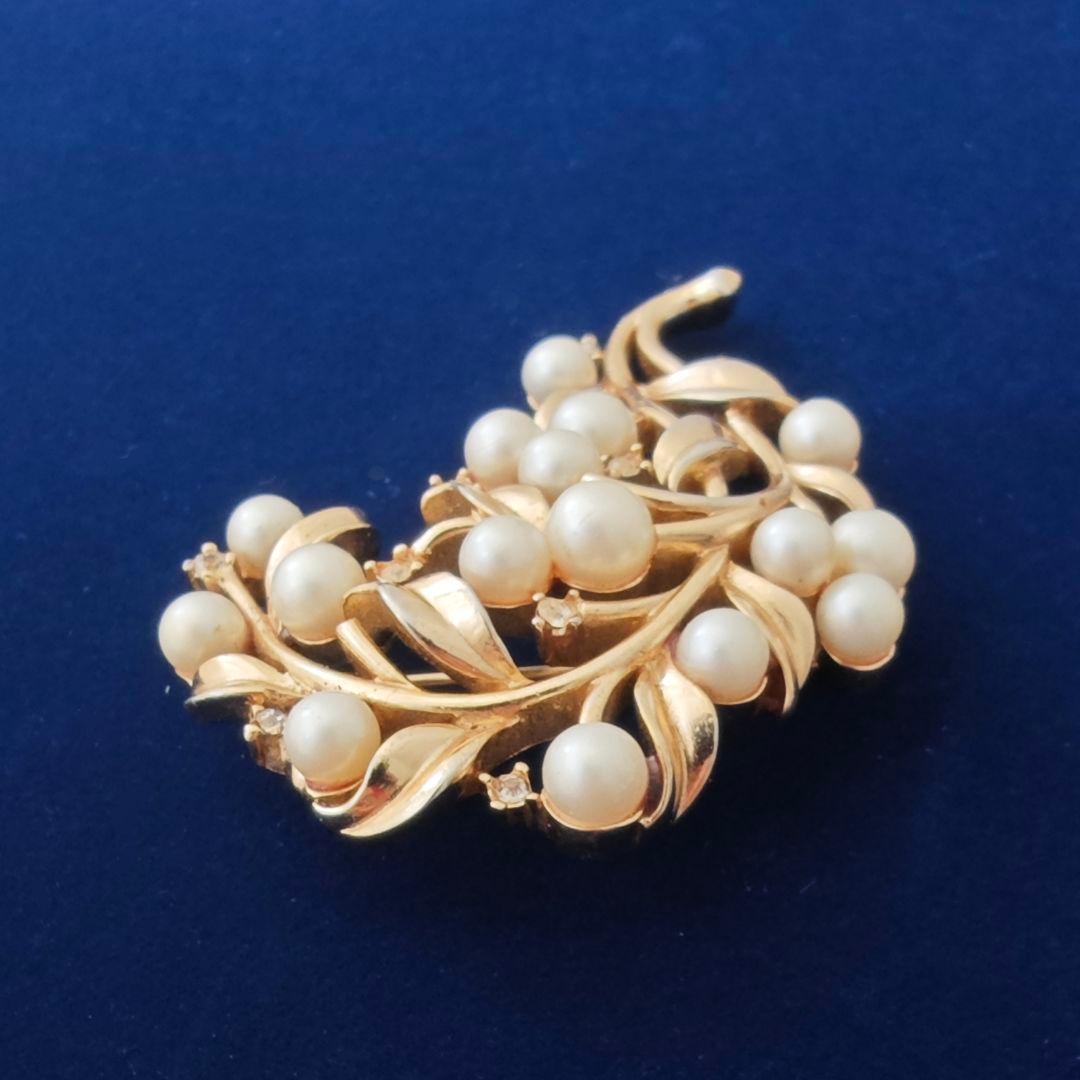 ヴィンテージtrifari パール＆ストーン　ボタニカルブローチ