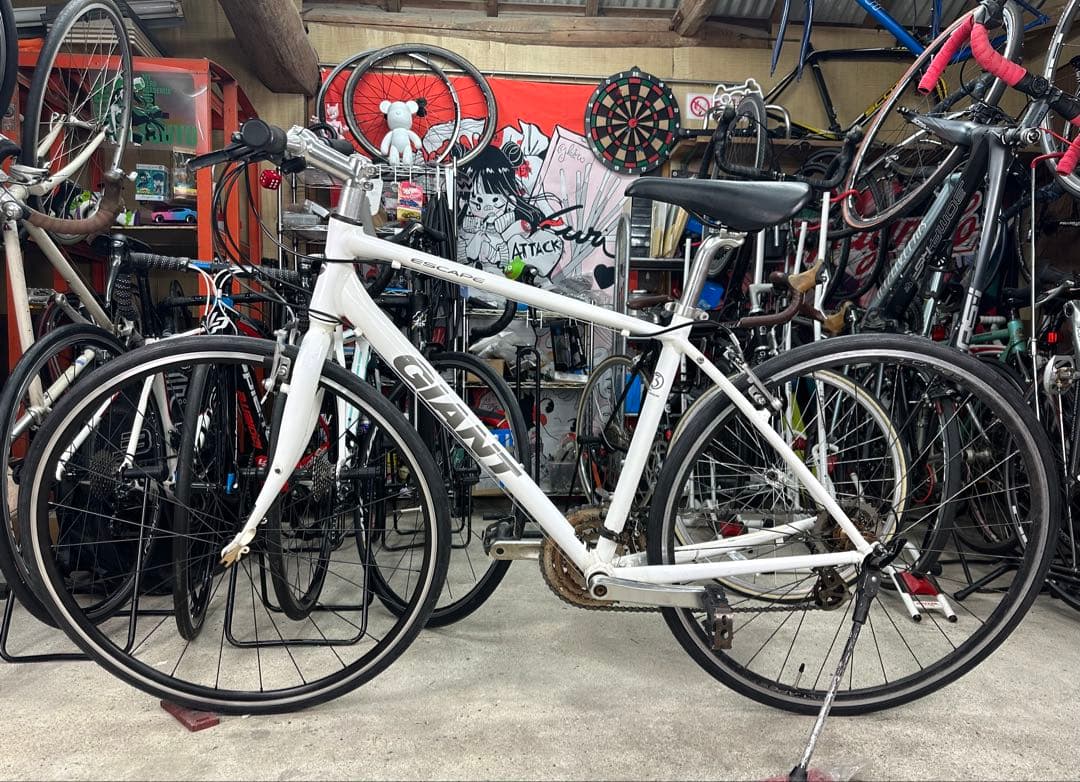 エスケープR3 基本分解発送送料無料！近県の方完成車直接配送等ご相談ください！