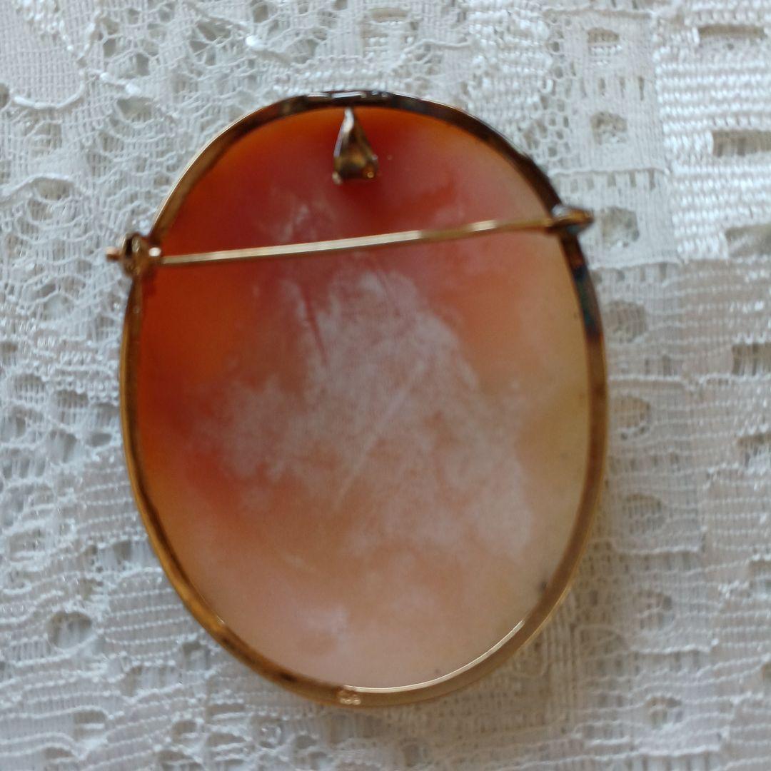18金オーバル型シェルカメオブローチ