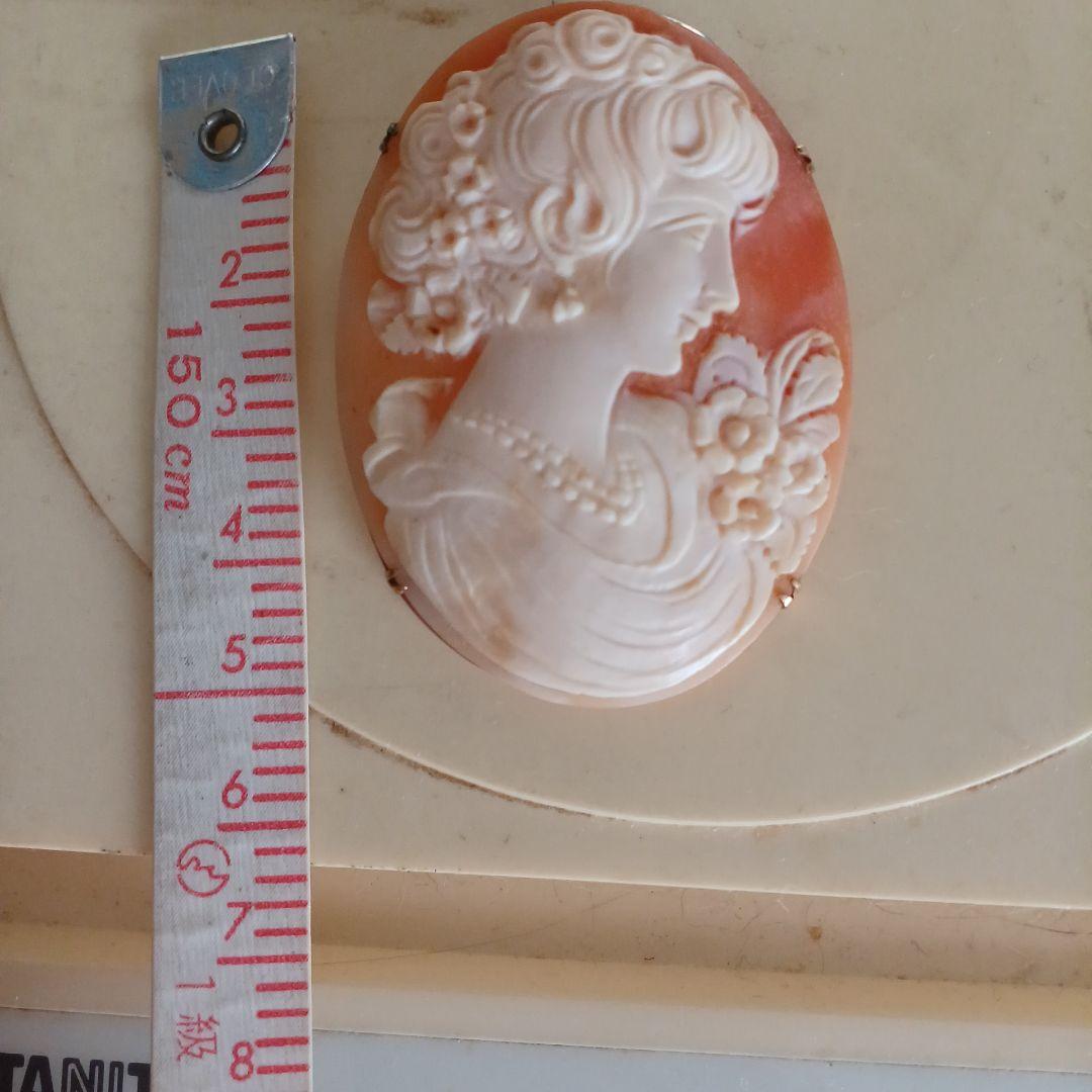 18金オーバル型シェルカメオブローチ