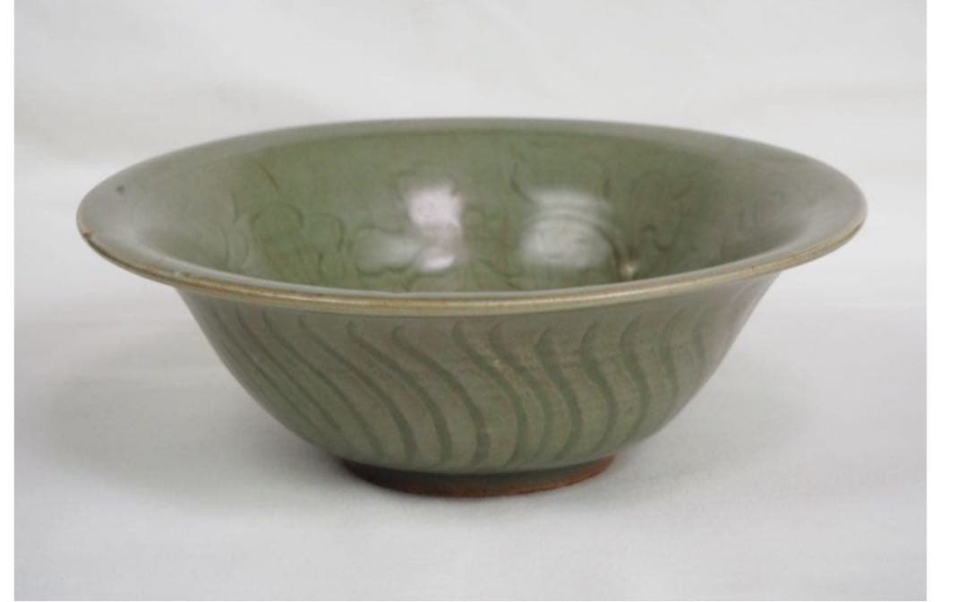 送料無料　時代物　刻花青磁鉢　径18.5ｃｍ　検/中国古玩骨董明代清代乾隆雍正