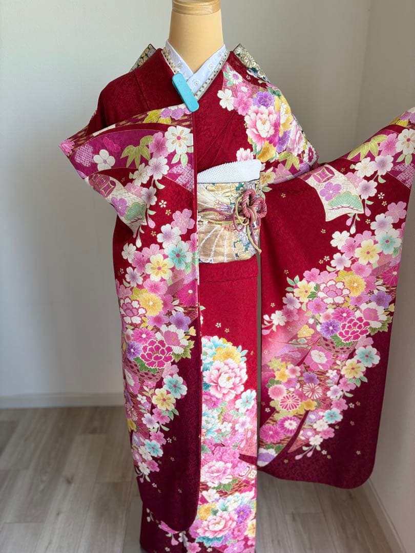 《特別最終価格❣️①•８／末迄》⭐️華やかで可愛い振袖フルセット　正絹　成人式